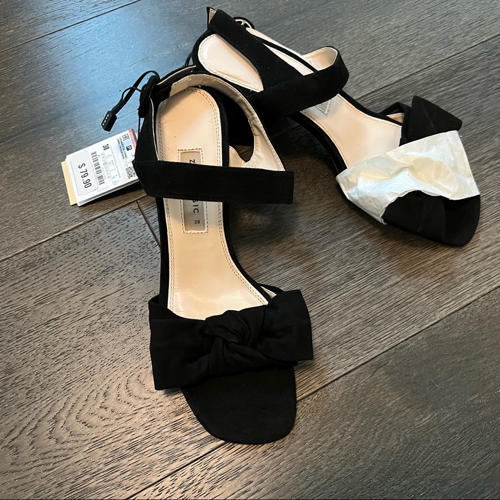 Zara Leather Low Heel Sandal